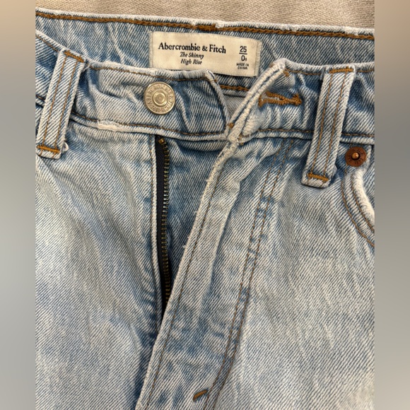 A&F Skinny High Rise Jeans - Picture 2 of 3